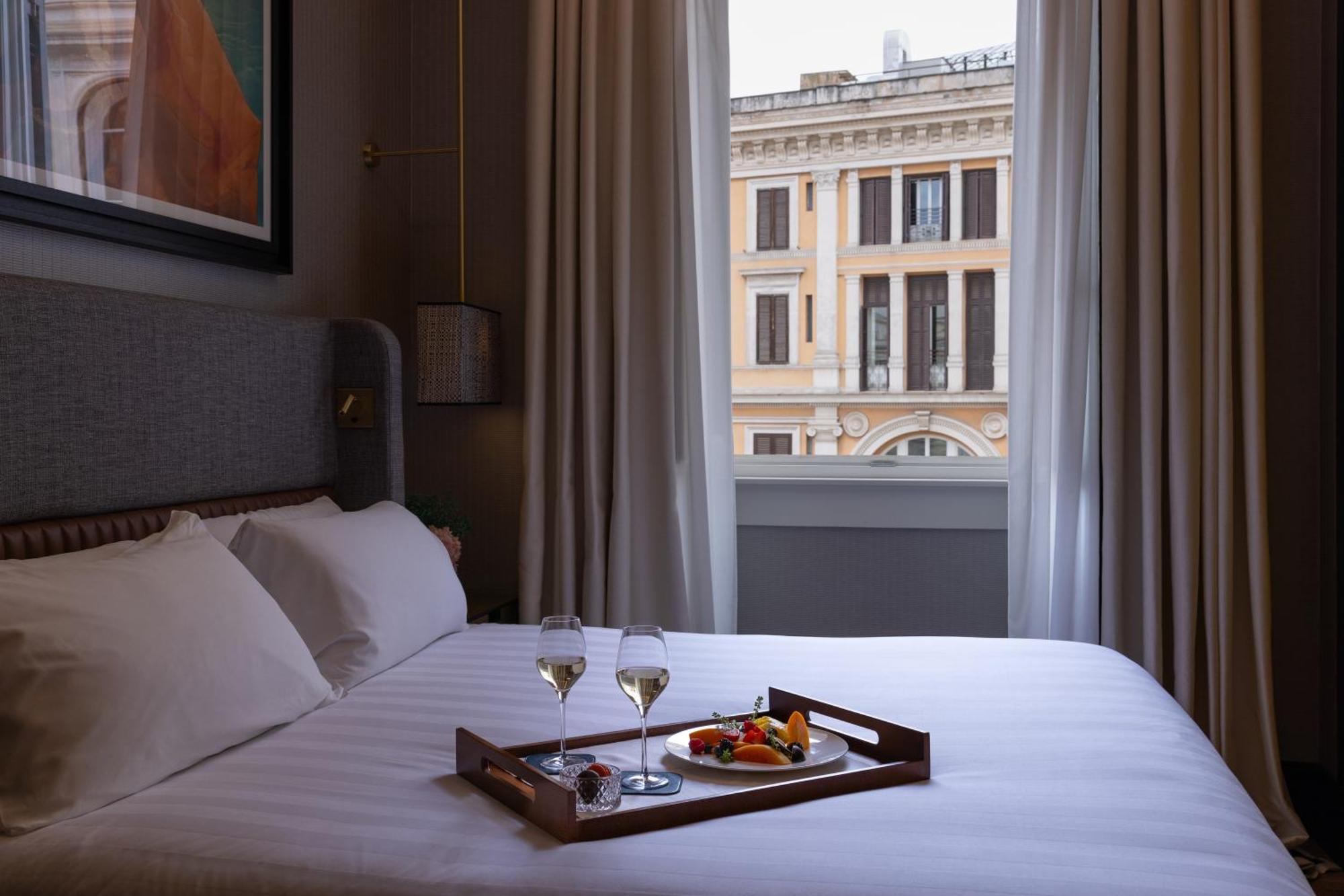 Hotel Umiltà 36 Roma Esterno foto A room at the hotel