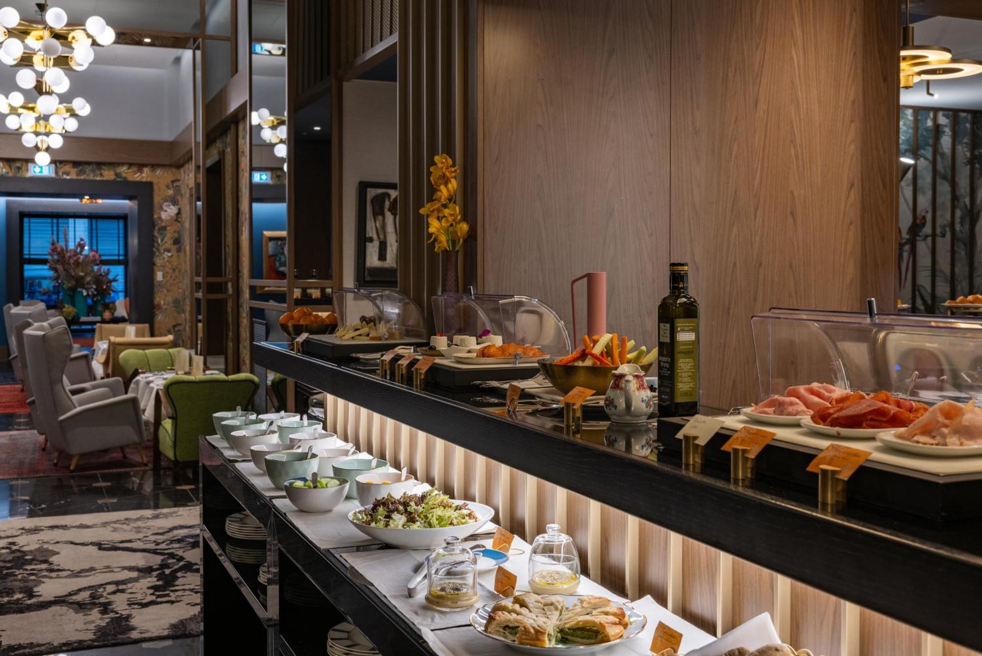 Hotel Umiltà 36 Roma Esterno foto The buffet at the hotel